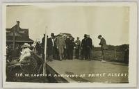 Sir W. Laurier arriving at Prince Albert