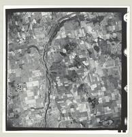 [Parts of Brant, Waterloo, and Wentworth Counties, 1952-04-22] : [Flightline 13371-Photo 9]